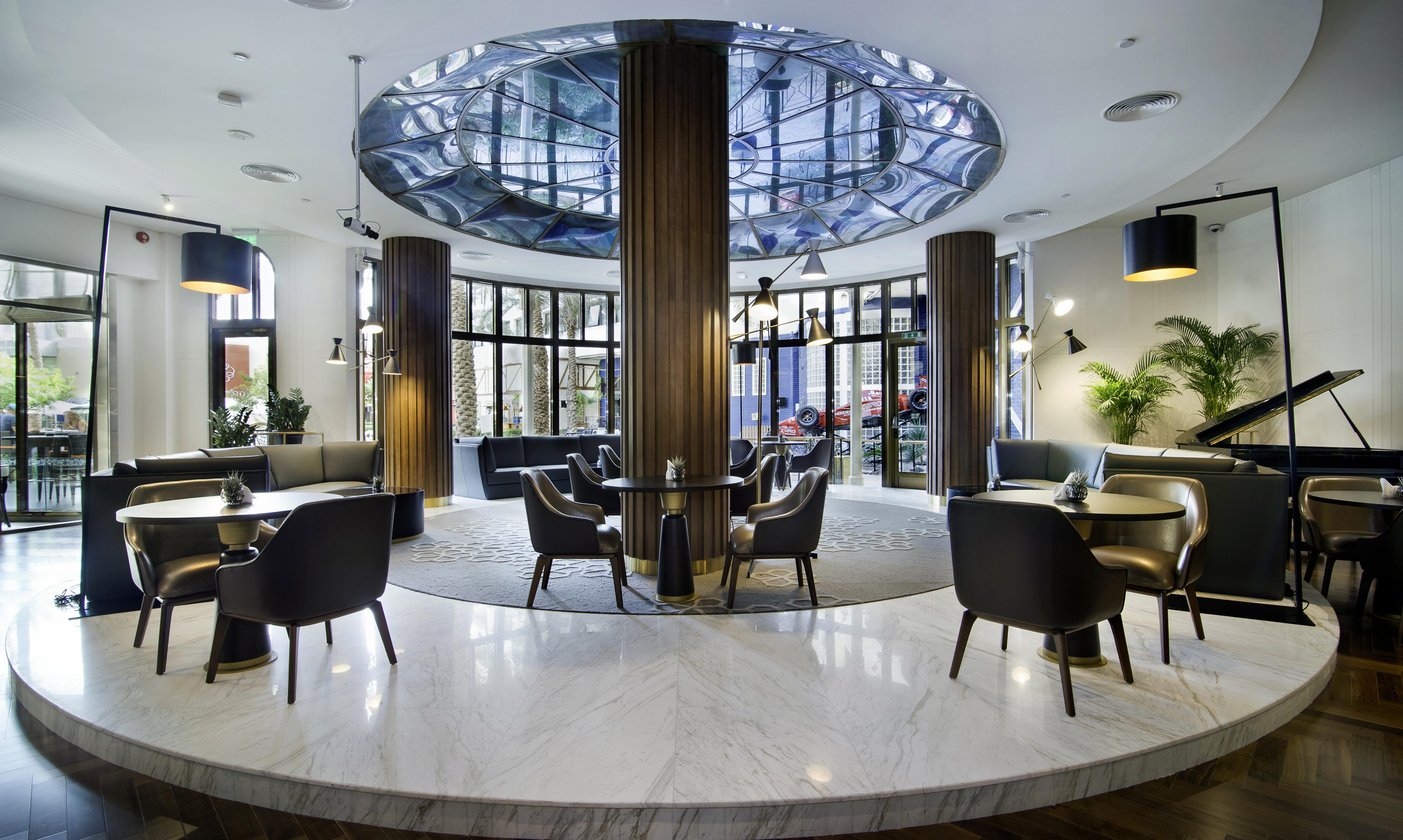 Le Meridien Abu Dhabi Esterno foto The lobby of the hotel