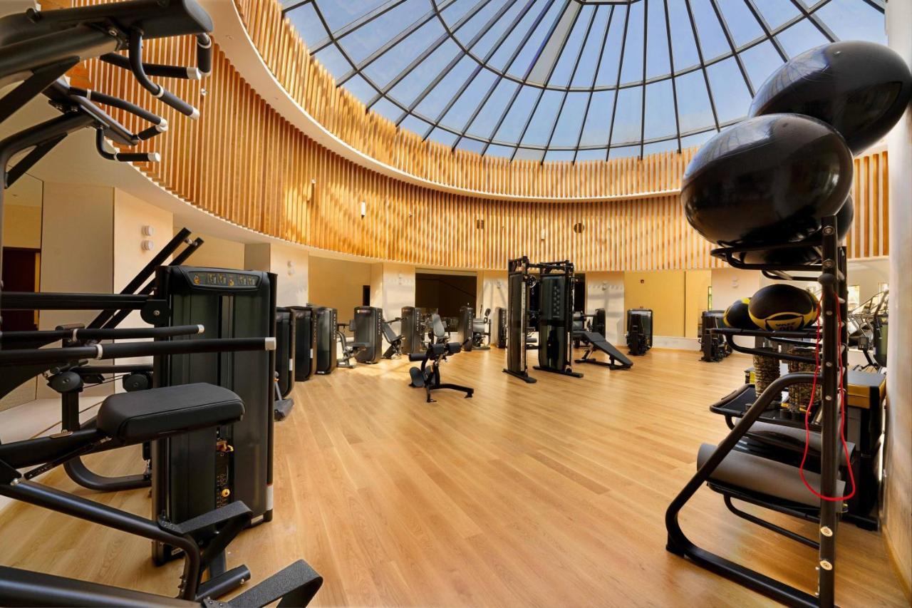 Le Meridien Abu Dhabi Esterno foto The gym at The Dorchester