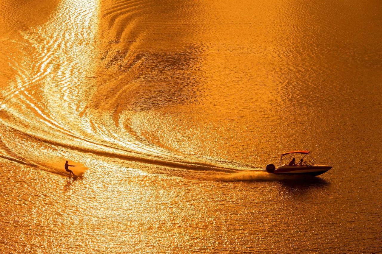 Le Meridien Abu Dhabi Esterno foto Sunset at the Nile