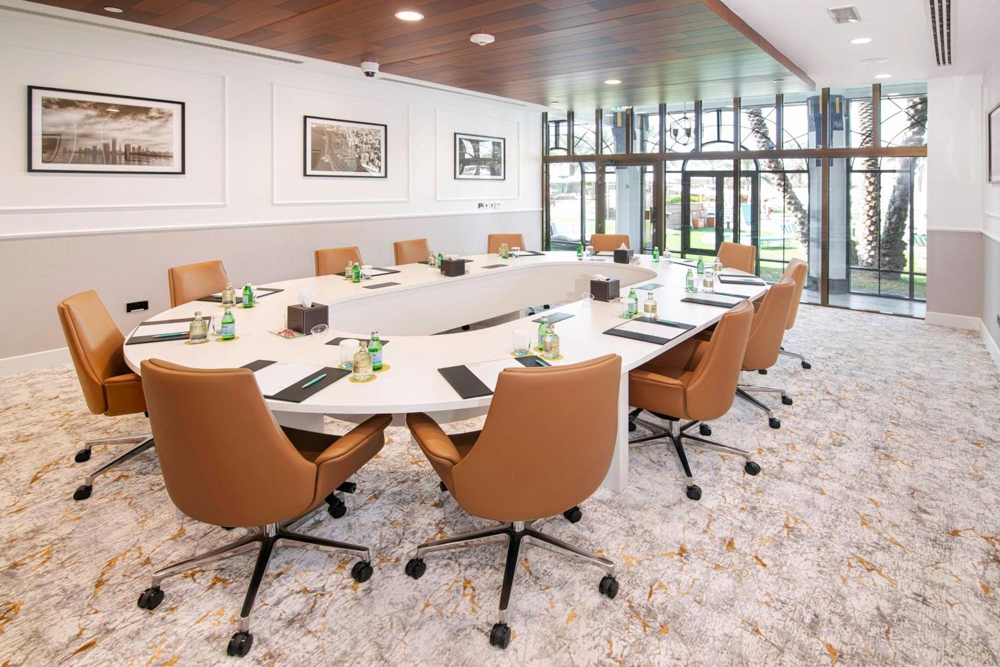 Le Meridien Abu Dhabi Esterno foto Meeting room