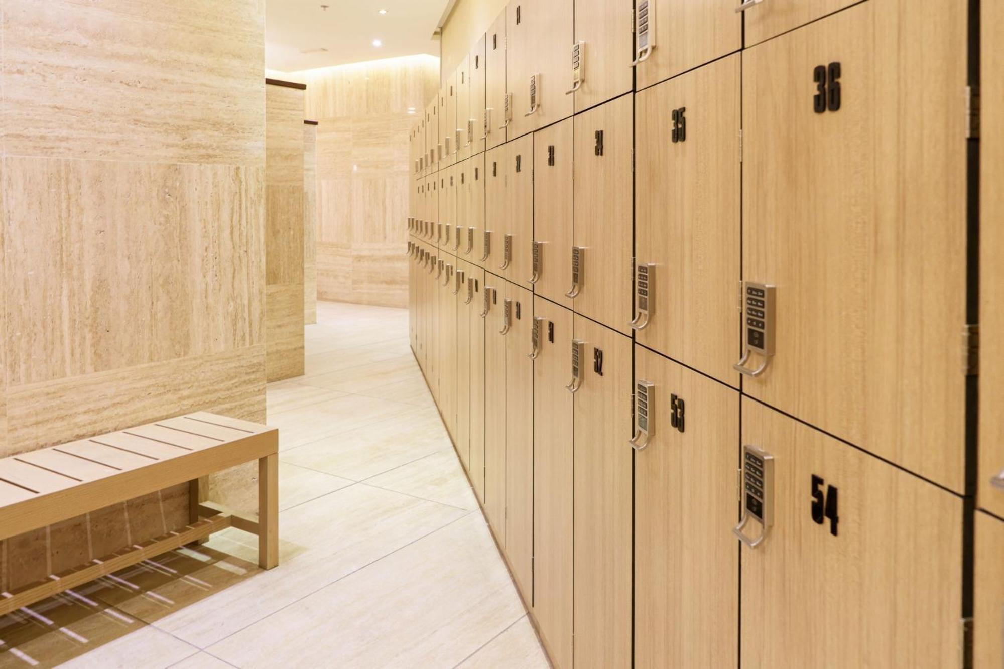 Le Meridien Abu Dhabi Esterno foto A locker room
