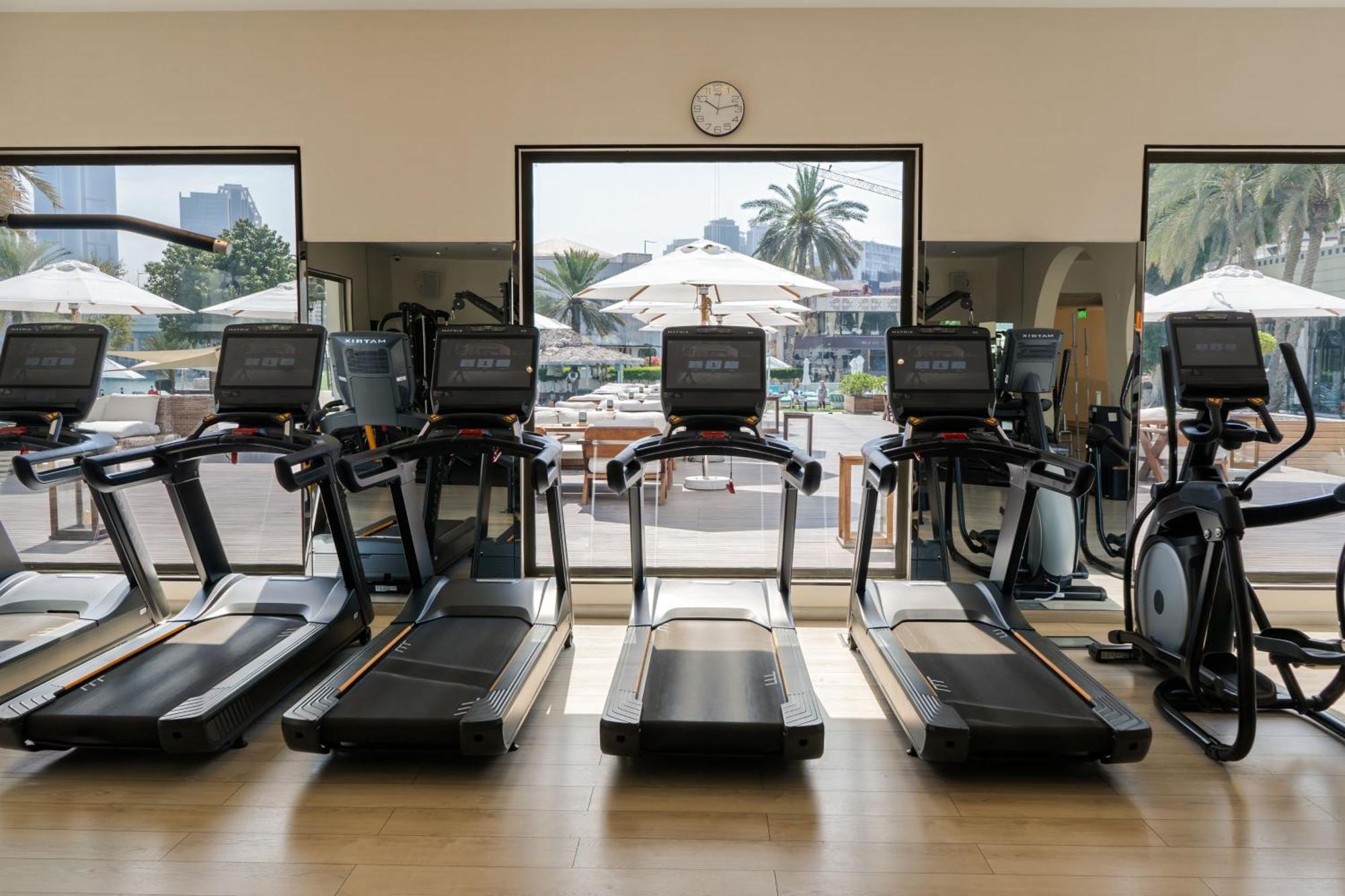 Le Meridien Abu Dhabi Esterno foto The gym at the hotel